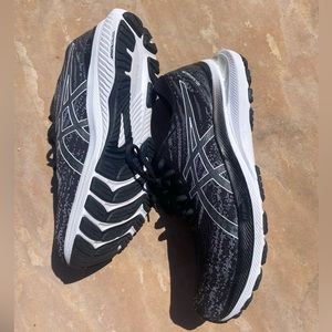 Asics Gel Kayano women’s running shoes (worn once)